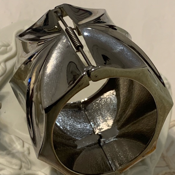 Guess Boho Vintage Geometric Shaped Cuff with hinge snap closure.  Like new - Picture 5 of 6